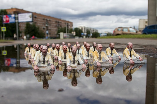 Illustration for article titled Spanish artist uses urban spaces to create social commentary